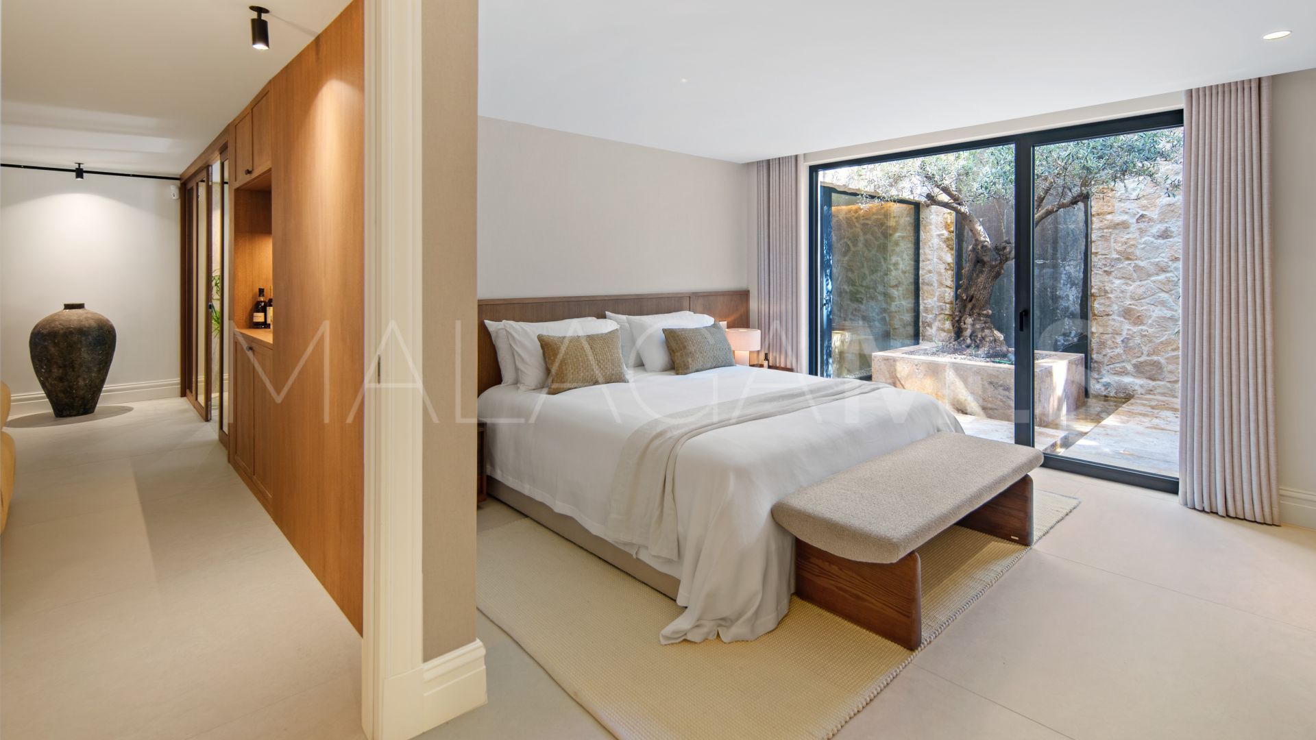 Villa for sale in Las Brisas