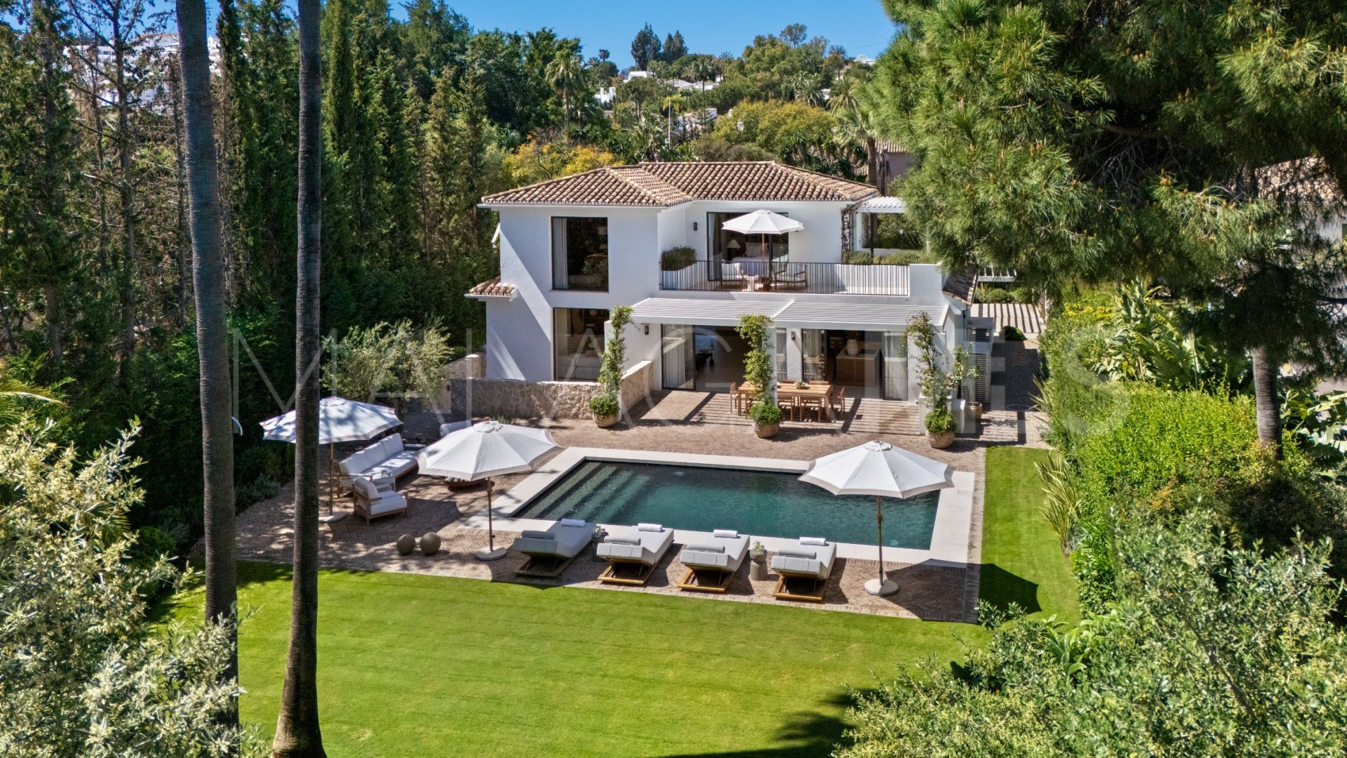 Villa for sale in Las Brisas