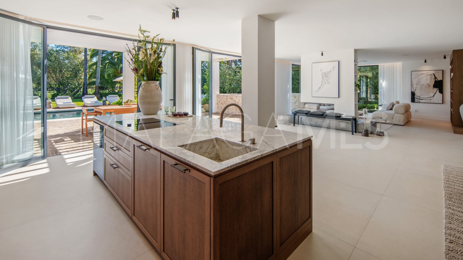 Villa for sale in Las Brisas