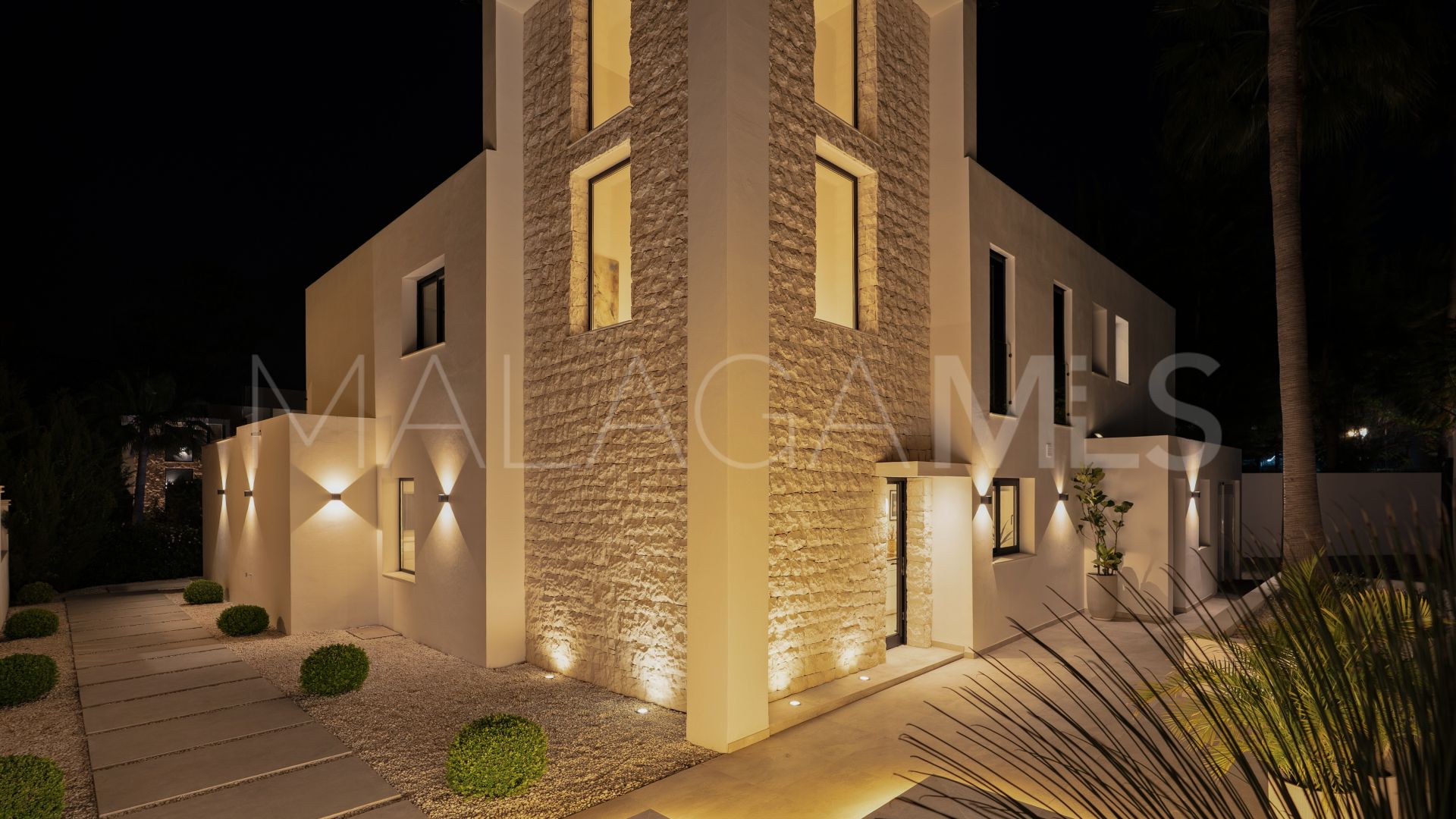Villa for sale in Las Brisas