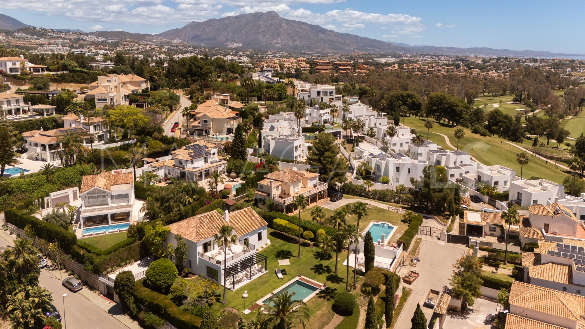 Villa for sale in Paraiso Alto