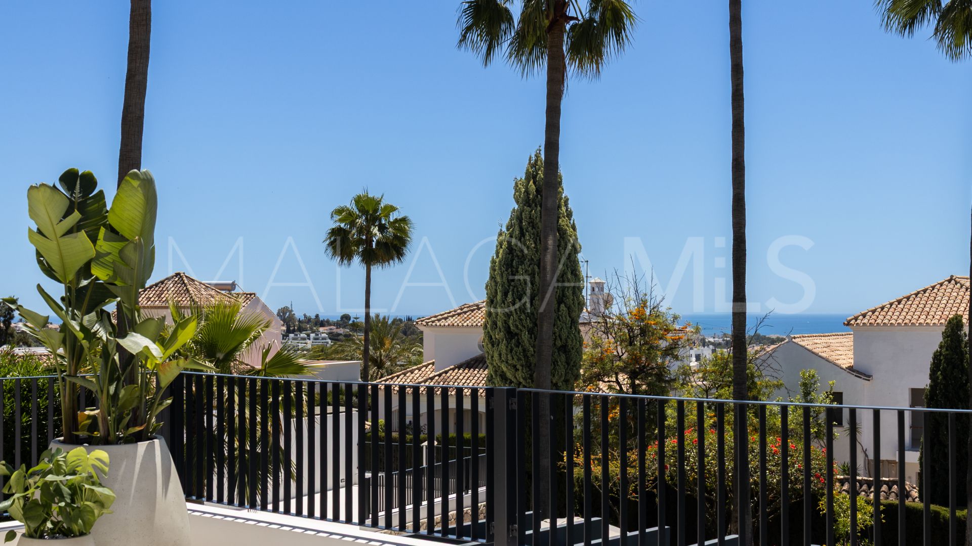 Villa for sale in Paraiso Alto
