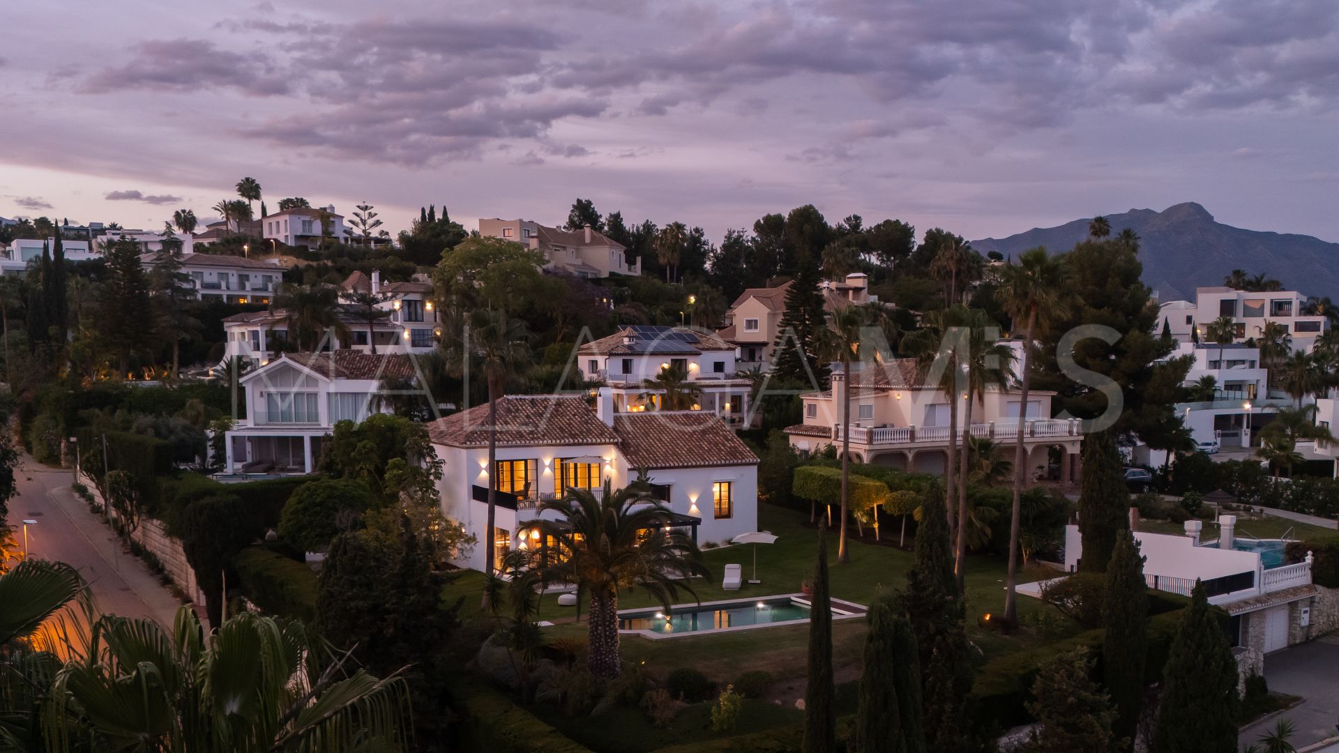 Villa for sale in Paraiso Alto
