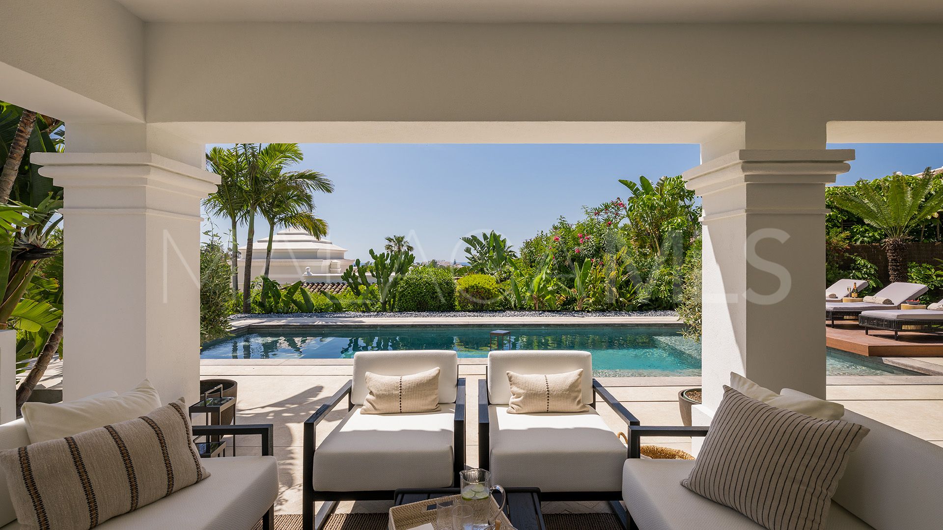 Villa for sale in Bellevue