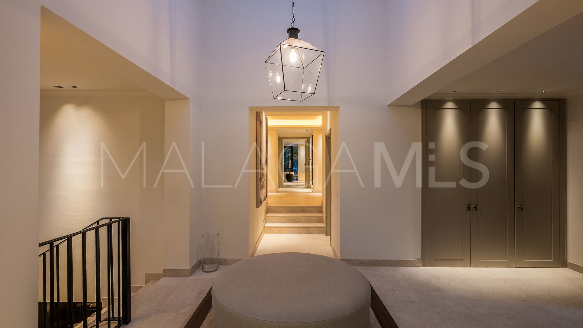Villa for sale in Bellevue