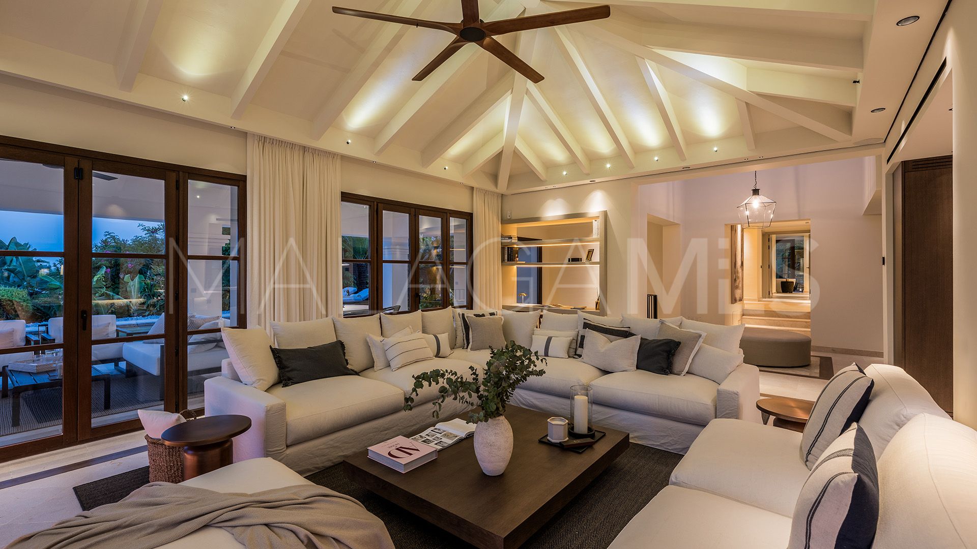 Villa for sale in Bellevue