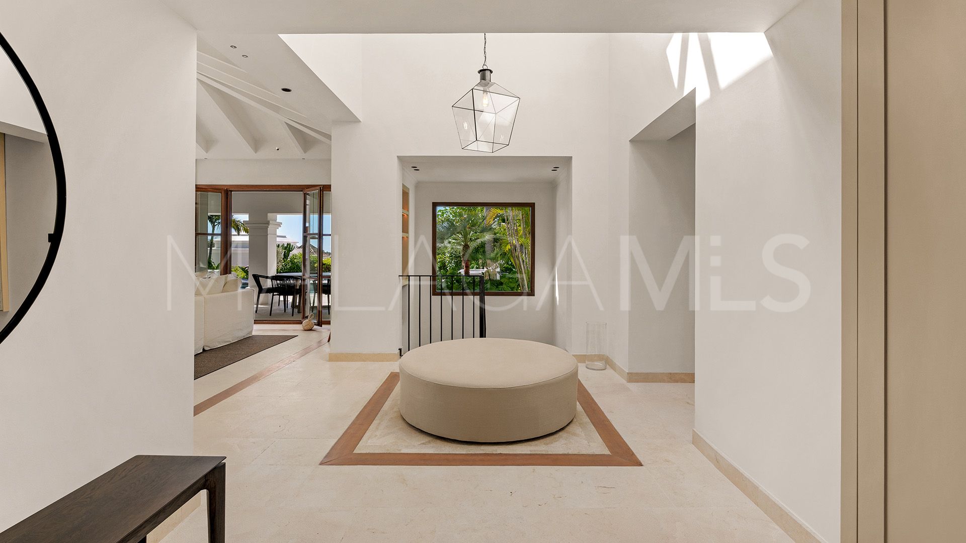 Villa for sale in Bellevue