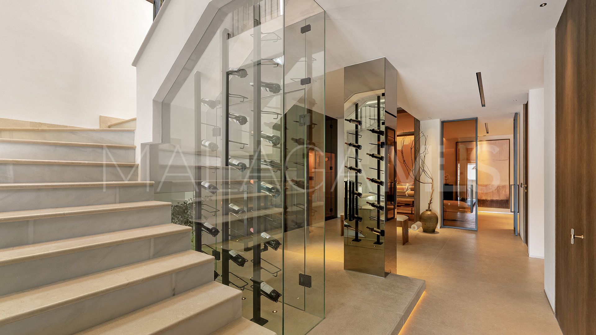 Villa for sale in Bellevue