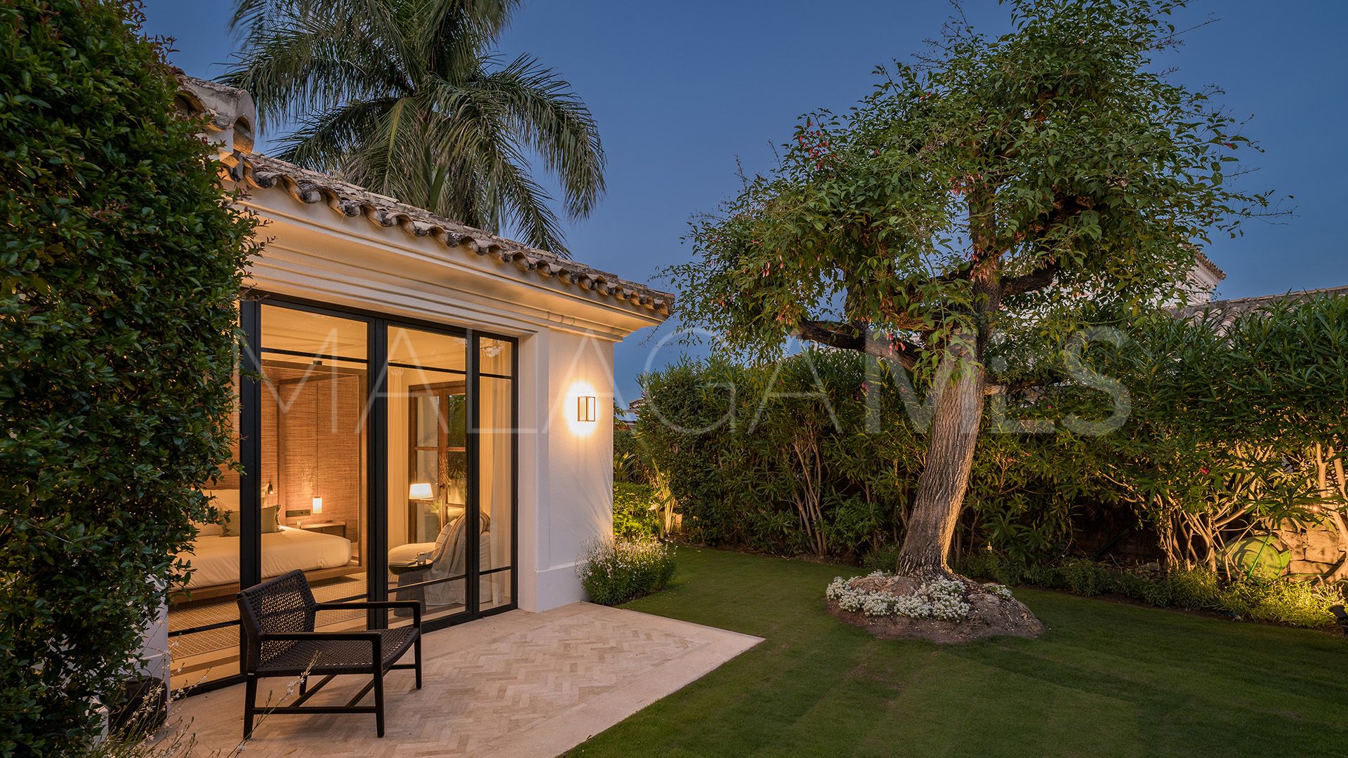 Villa for sale in Bellevue
