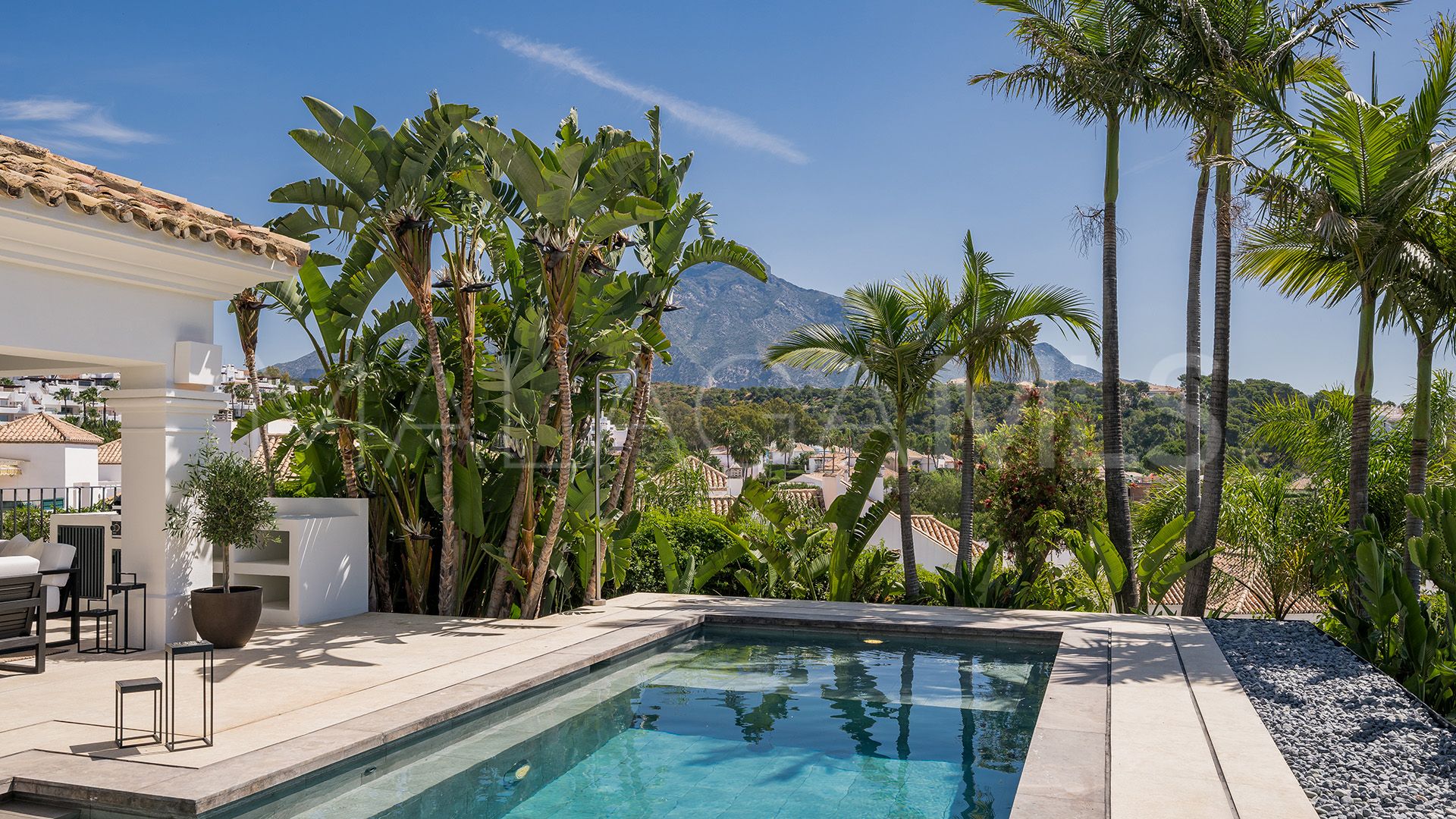 Villa for sale in Bellevue