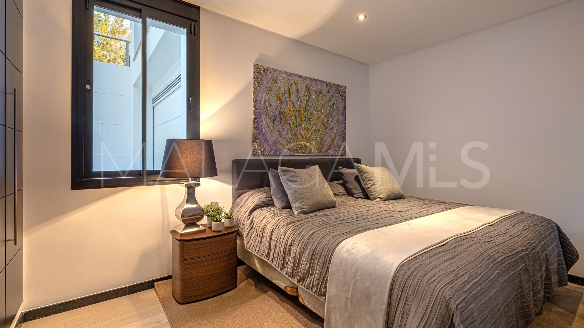 Villa for sale in Guadalmina Baja