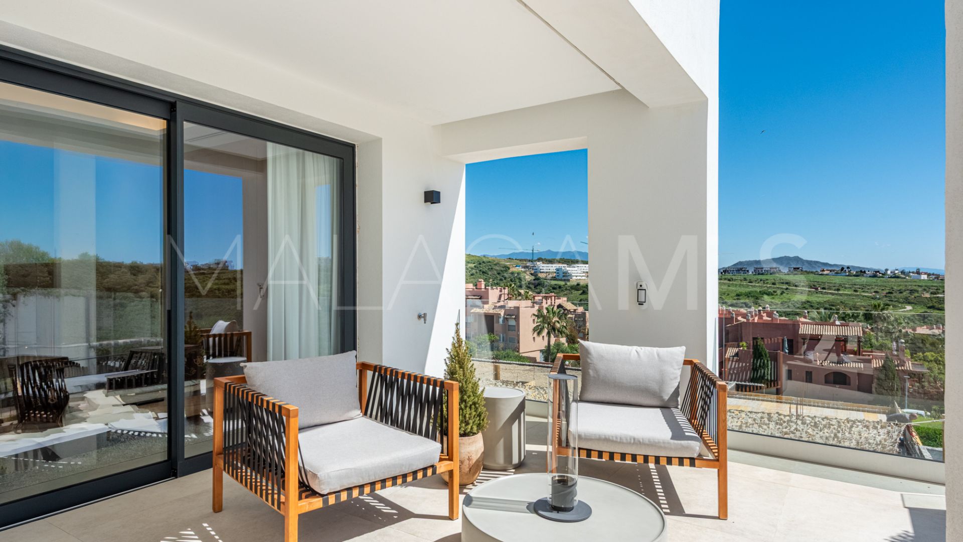 Villa for sale in Casares