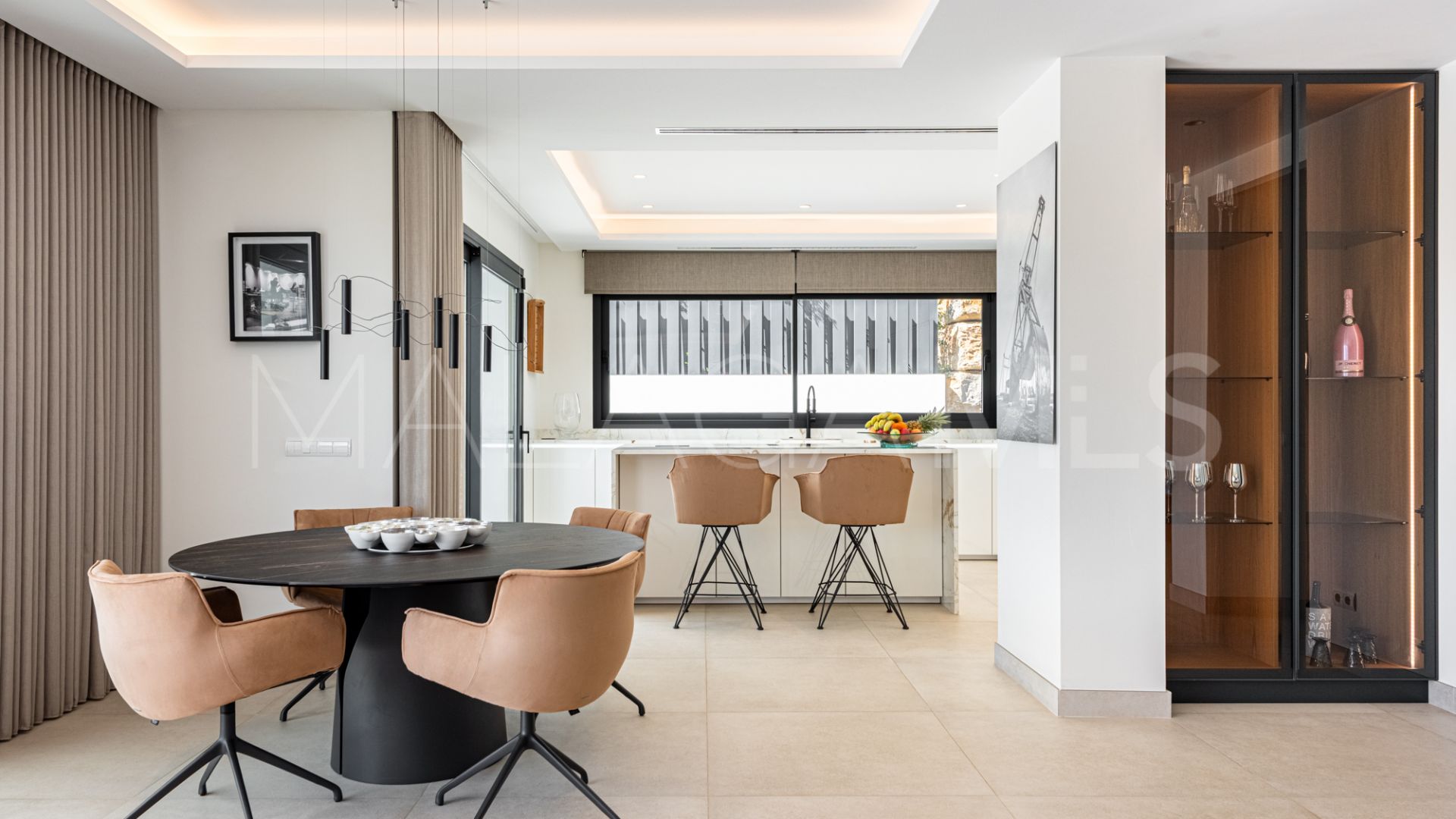 Villa for sale in Casares