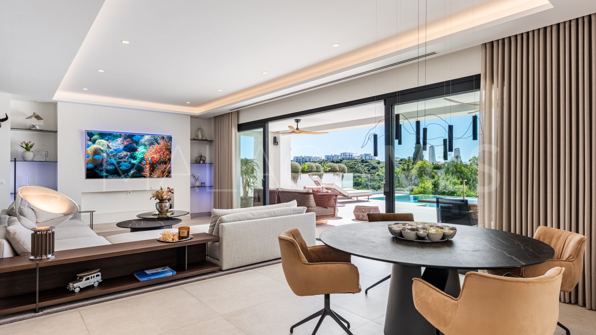 Villa for sale in Casares