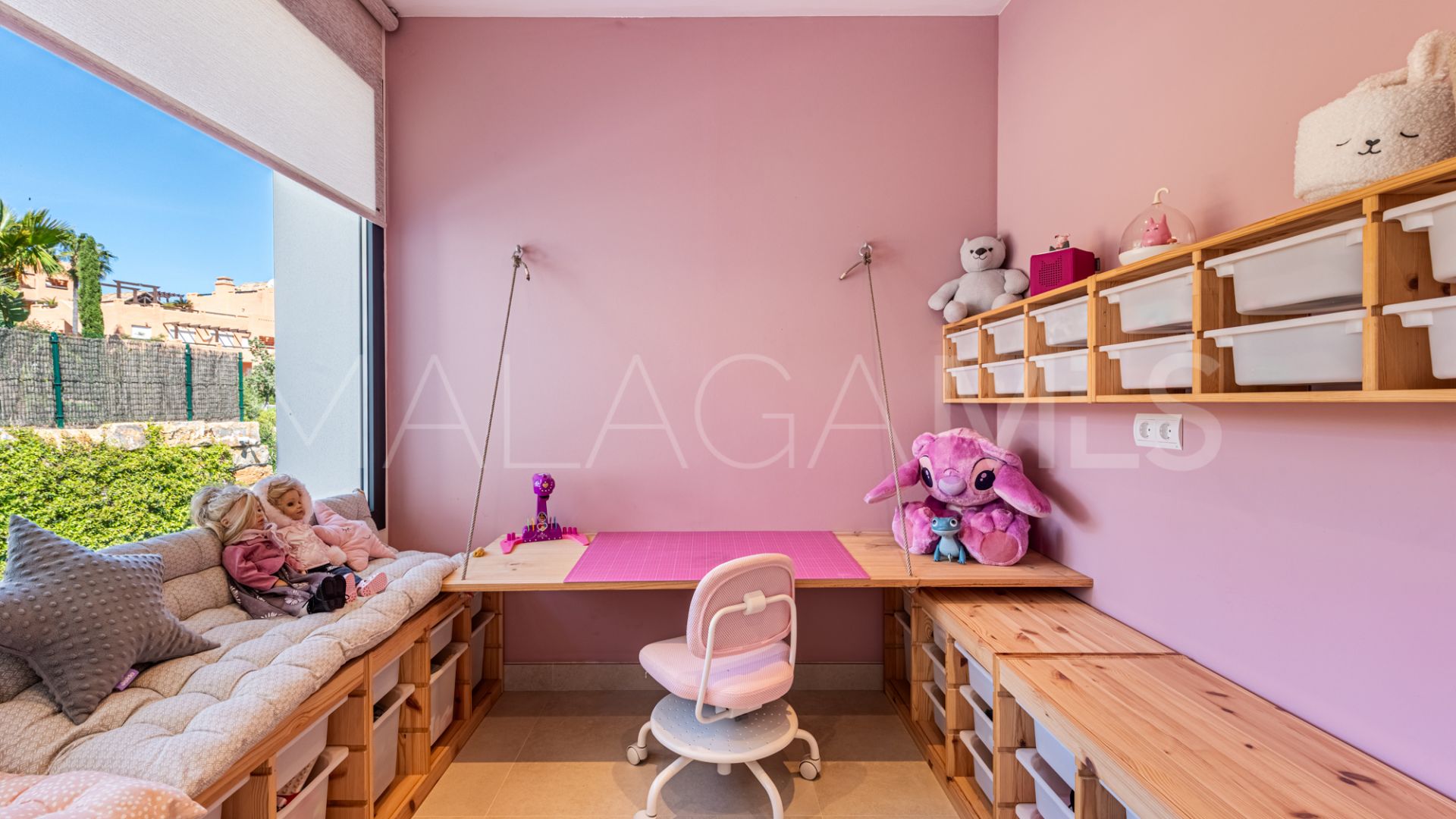 Villa for sale in Casares