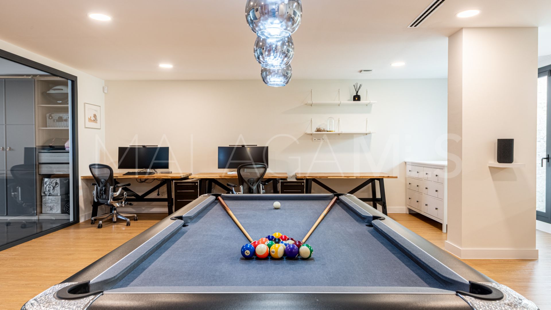 Villa for sale in Casares