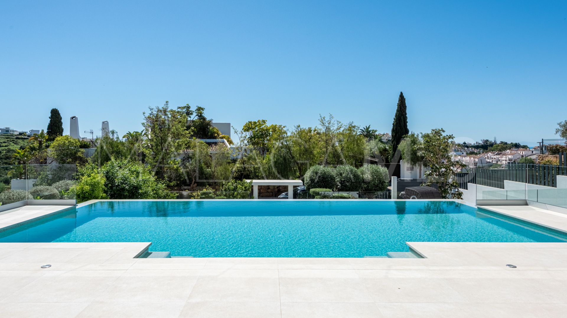 Villa for sale in Casares