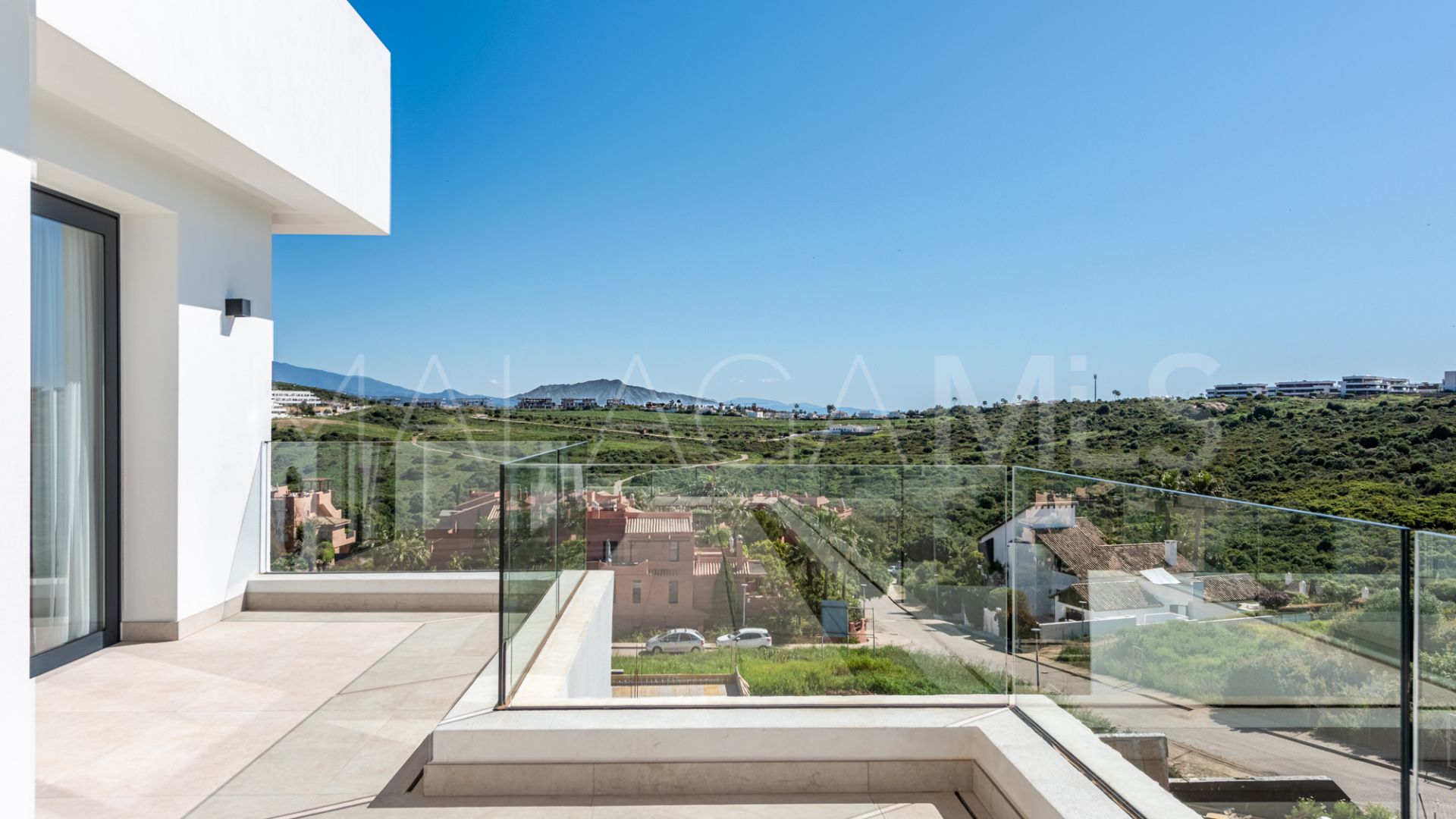 Villa for sale in Casares