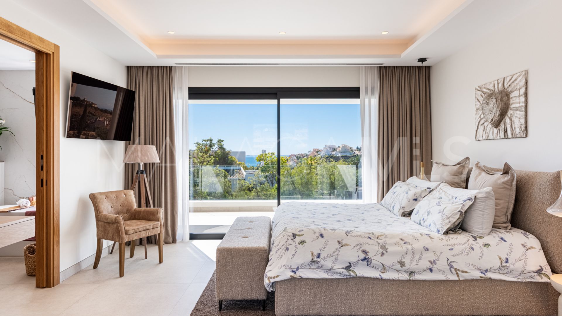 Villa for sale in Casares