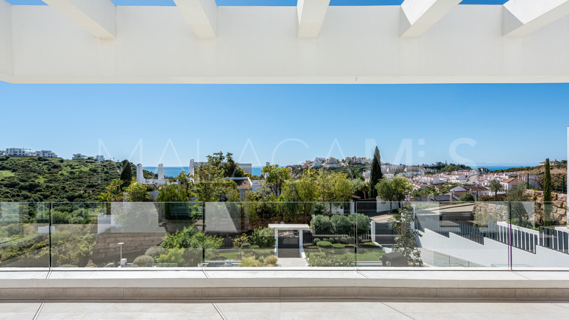 Villa for sale in Casares