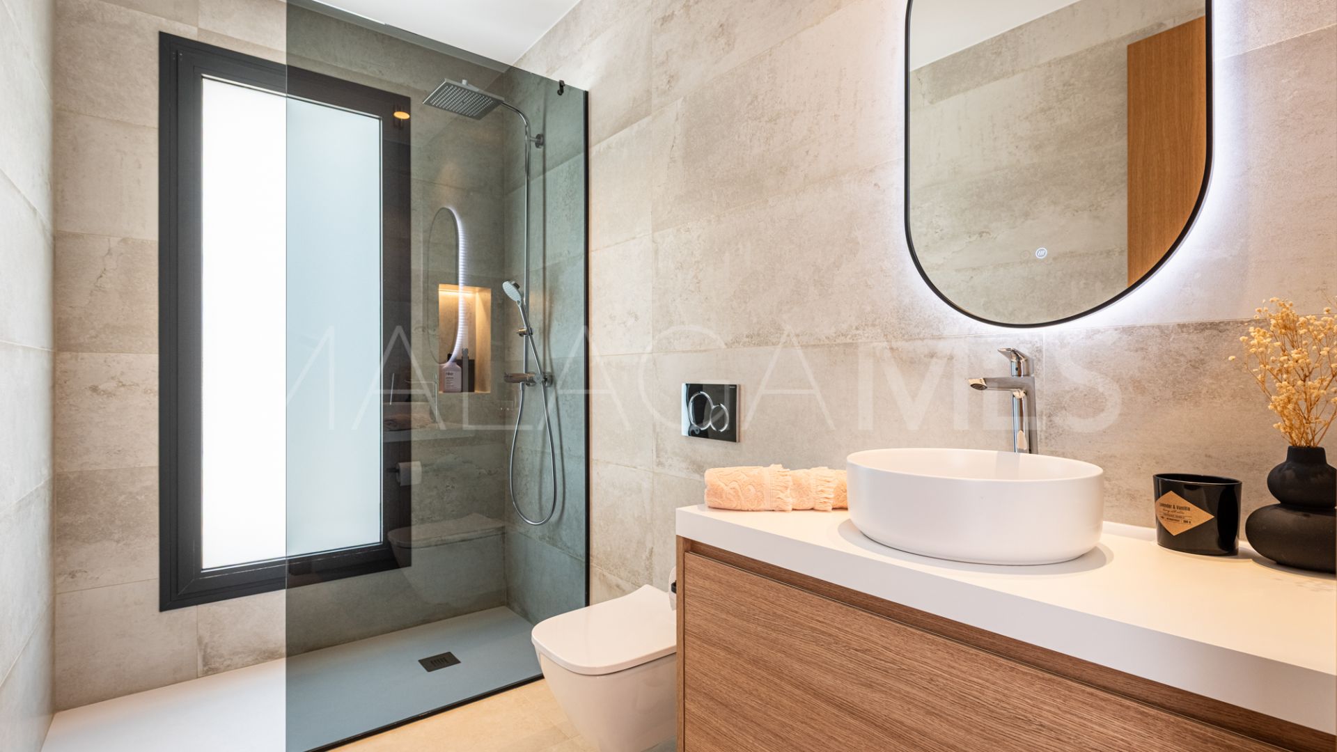 Villa for sale in Casares