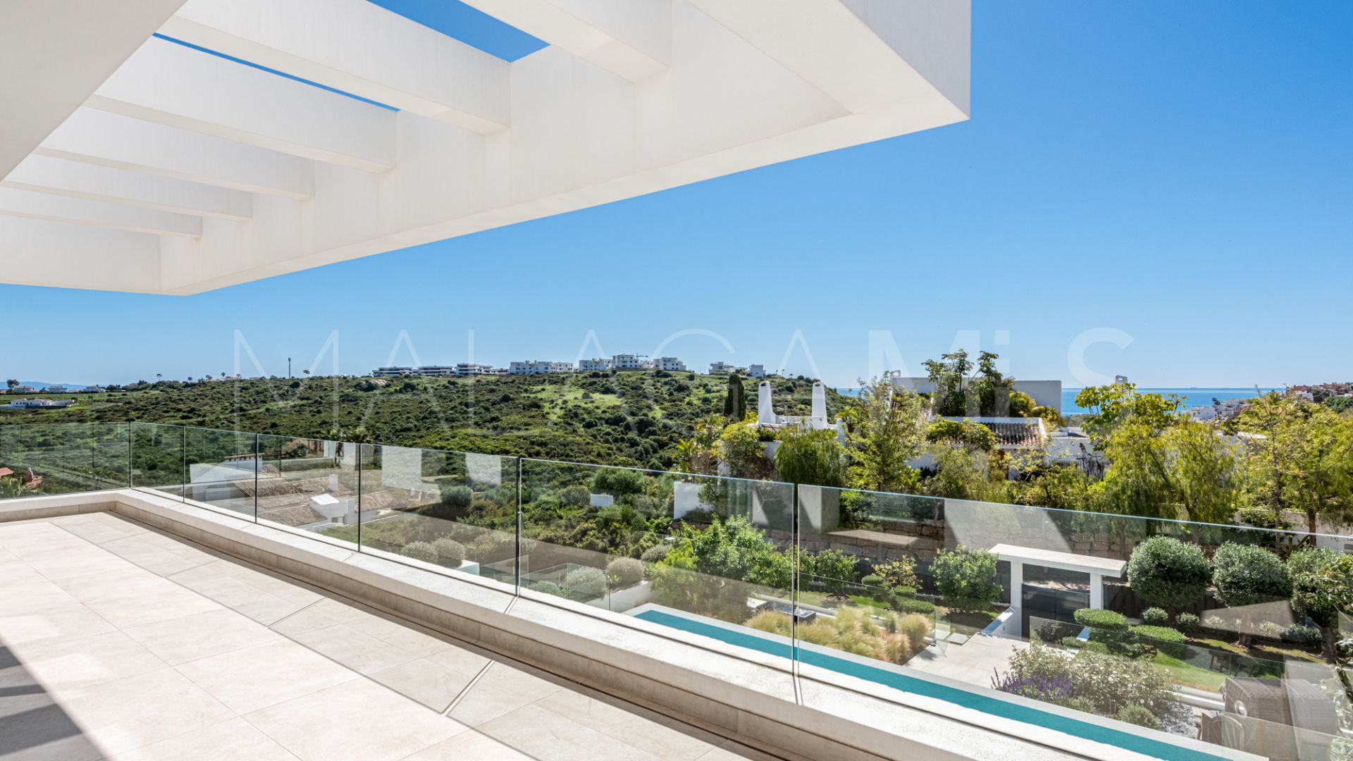 Villa for sale in Casares