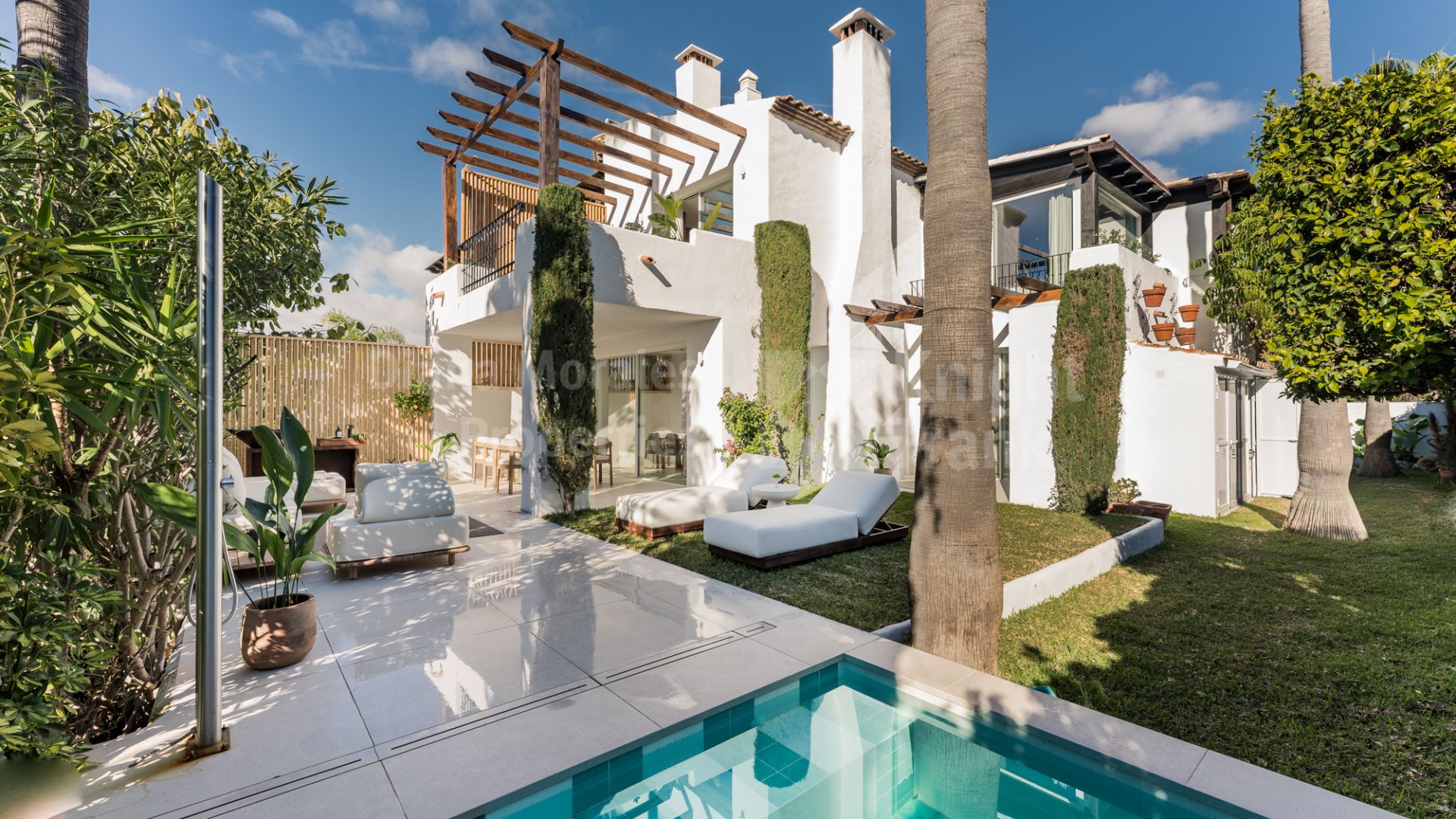 Altos de Salamanca, Casa Manca, exklusive Eckvilla in Altos de Puente Romano