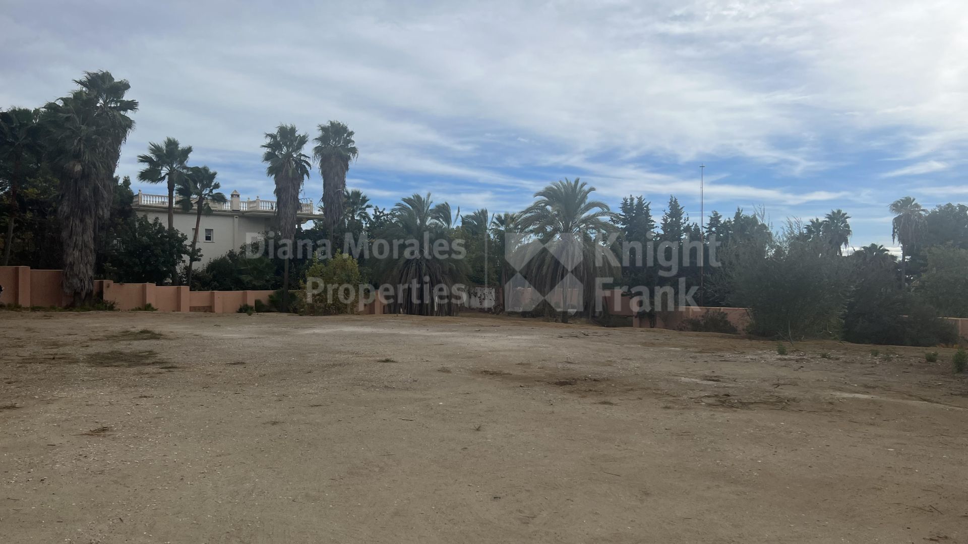 Rocio de Nagüeles, Plot with building licence with sea and mountain views