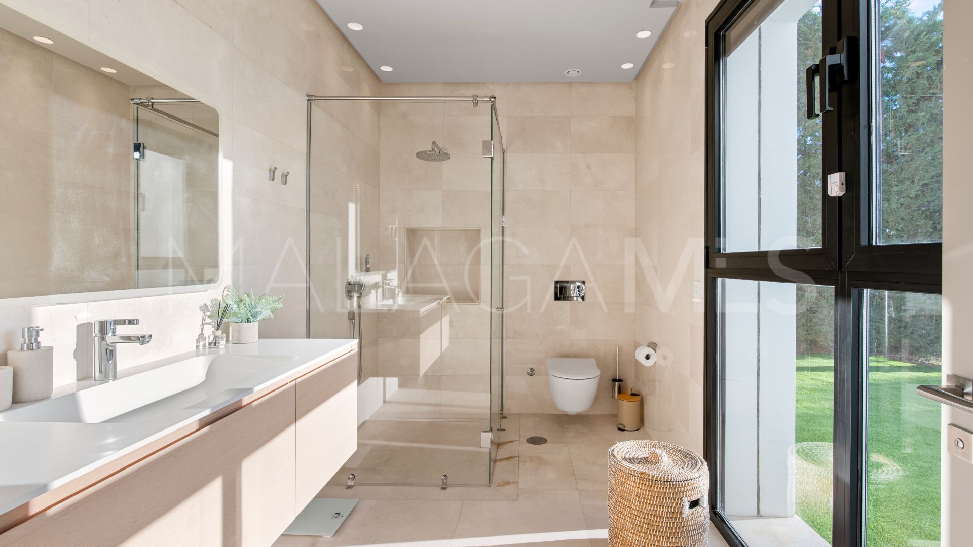 5 bedrooms villa for sale in El Paraiso