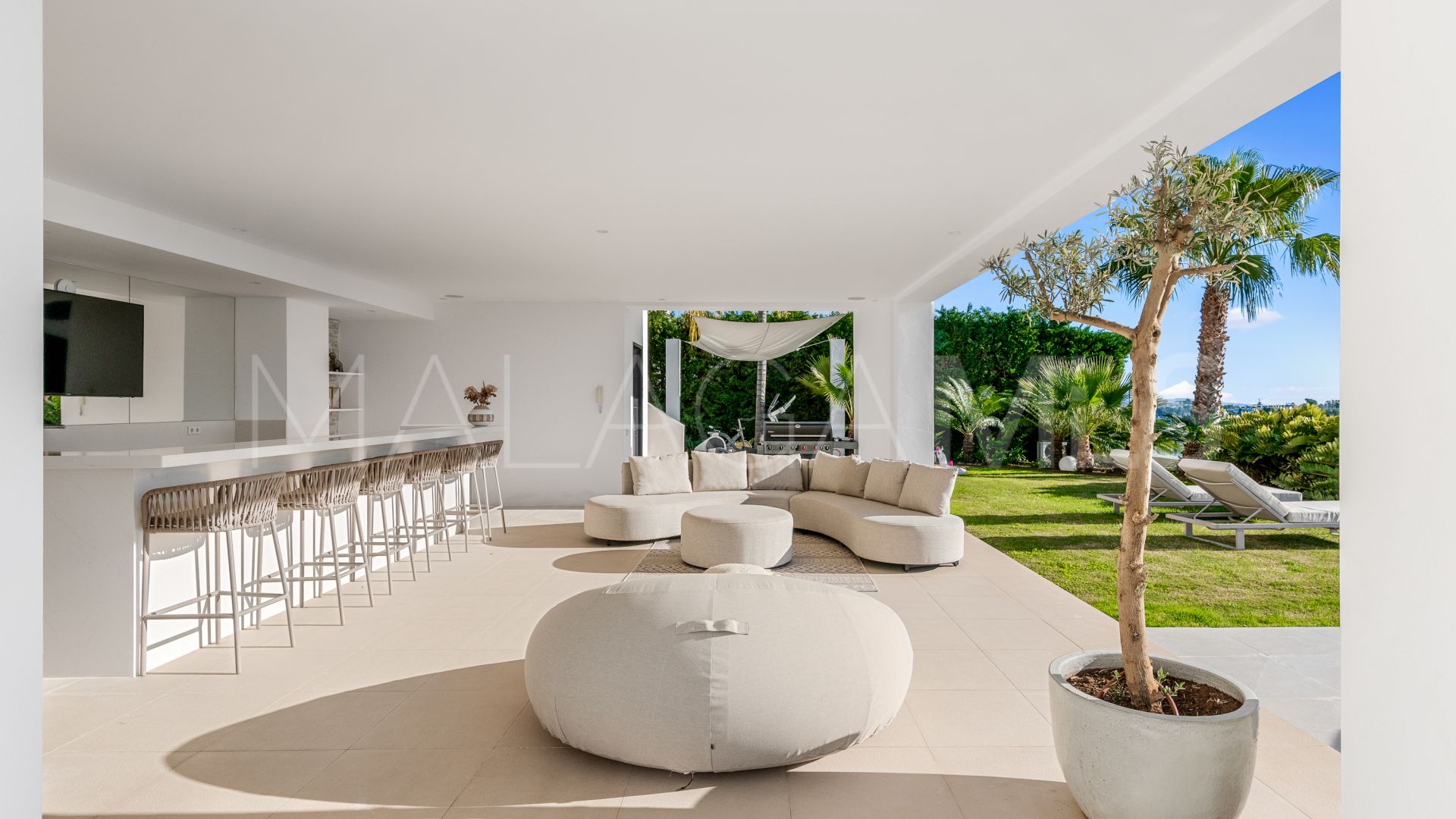 5 bedrooms villa for sale in El Paraiso