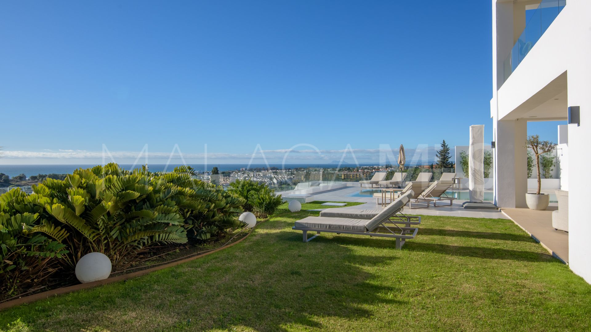 5 bedrooms villa for sale in El Paraiso