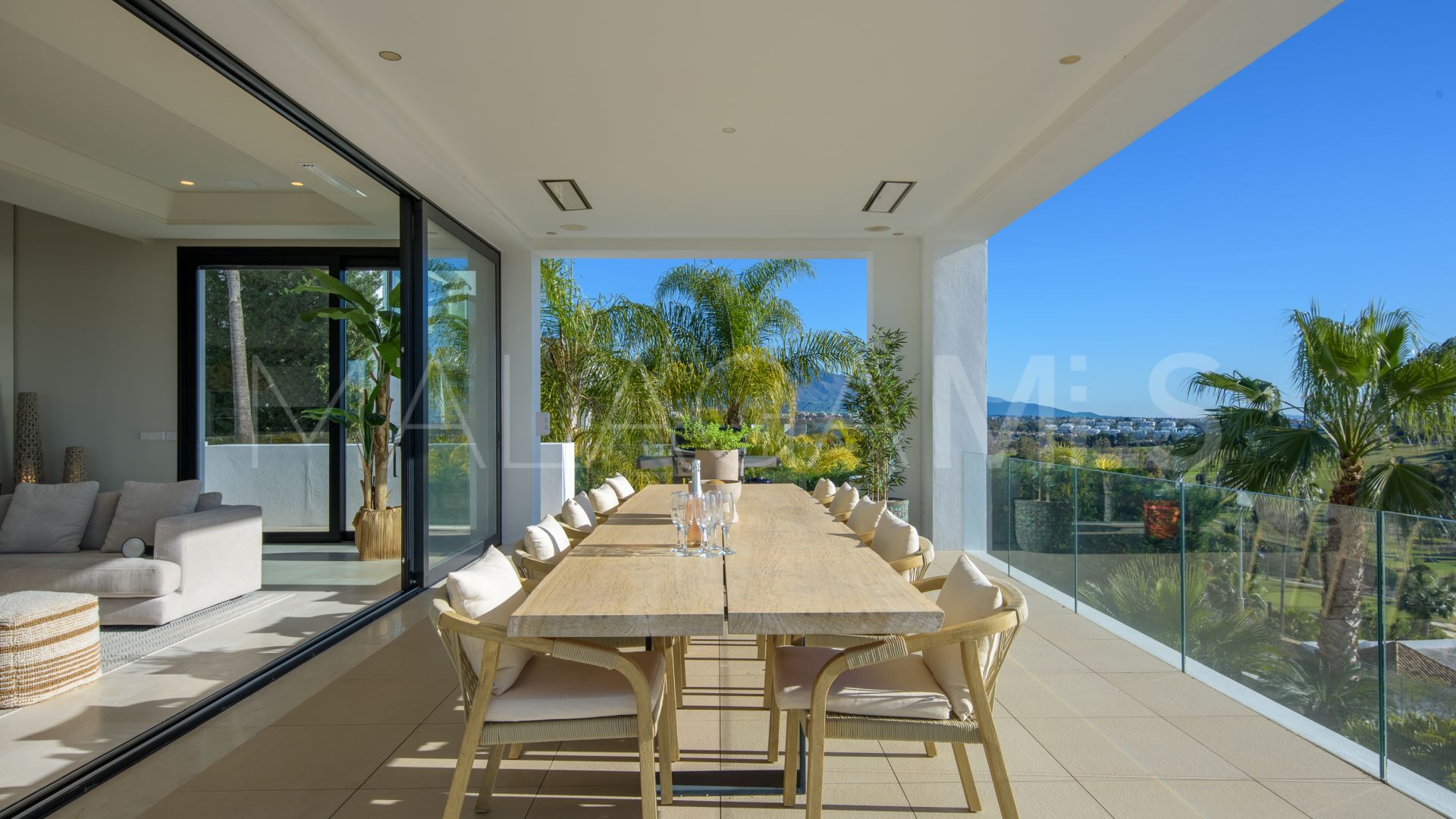 5 bedrooms villa for sale in El Paraiso