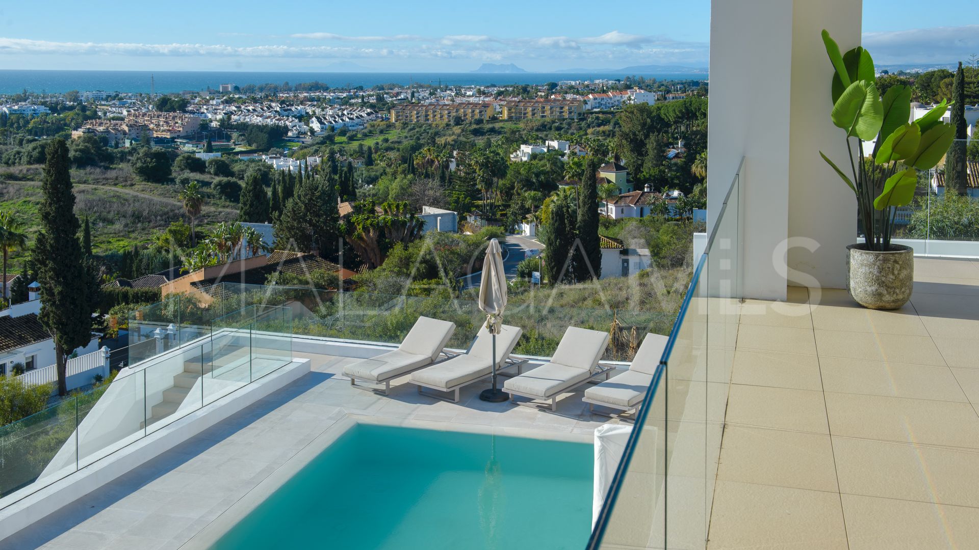 5 bedrooms villa for sale in El Paraiso