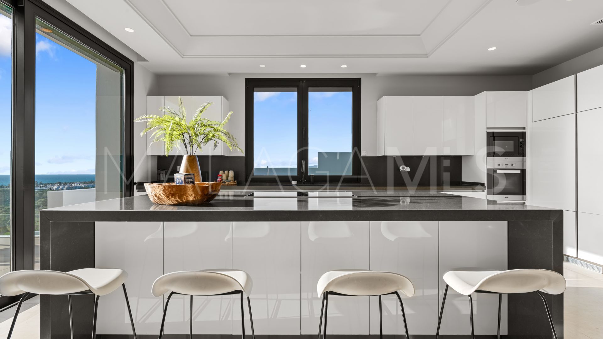 5 bedrooms villa for sale in El Paraiso