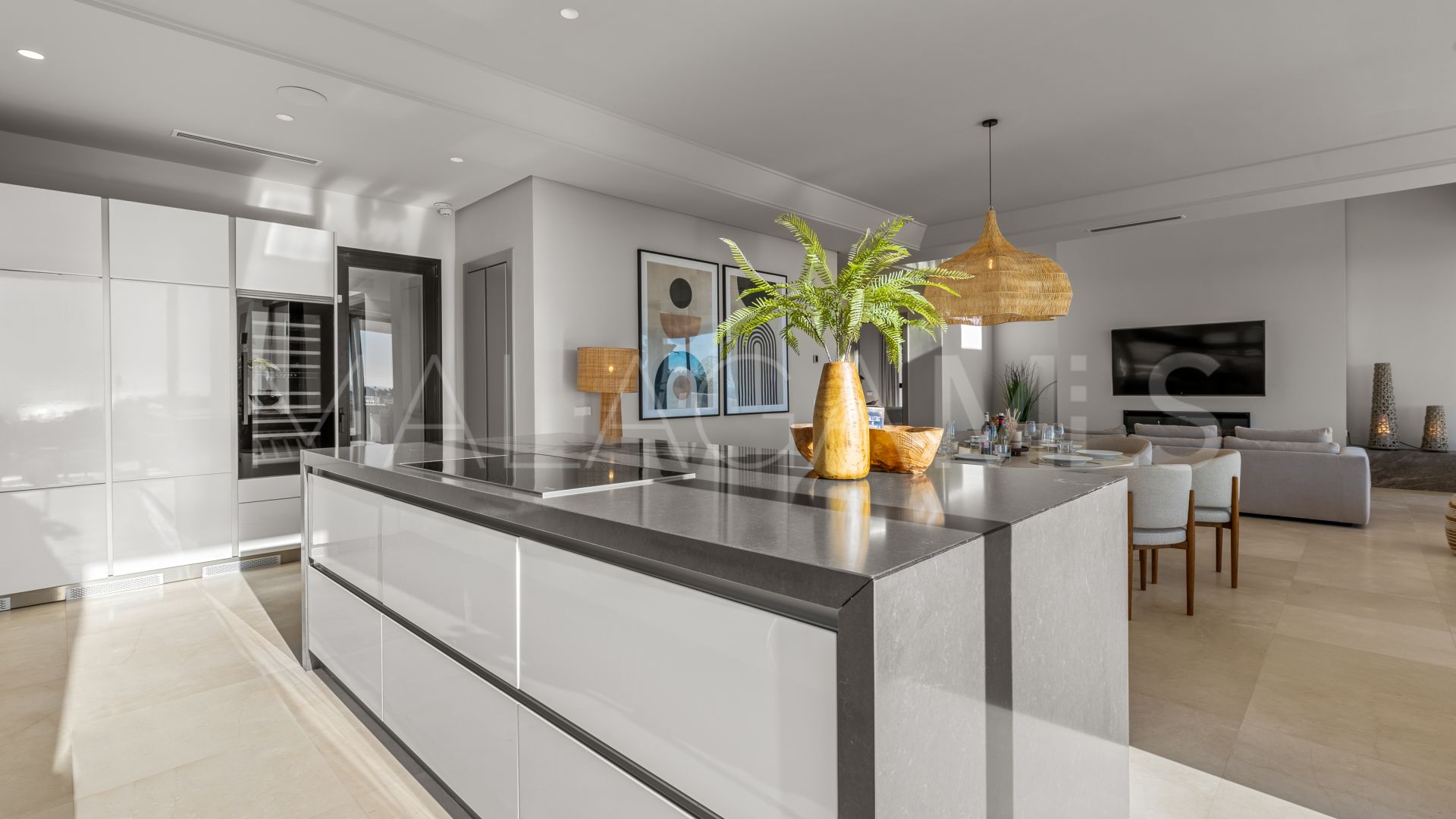 5 bedrooms villa for sale in El Paraiso