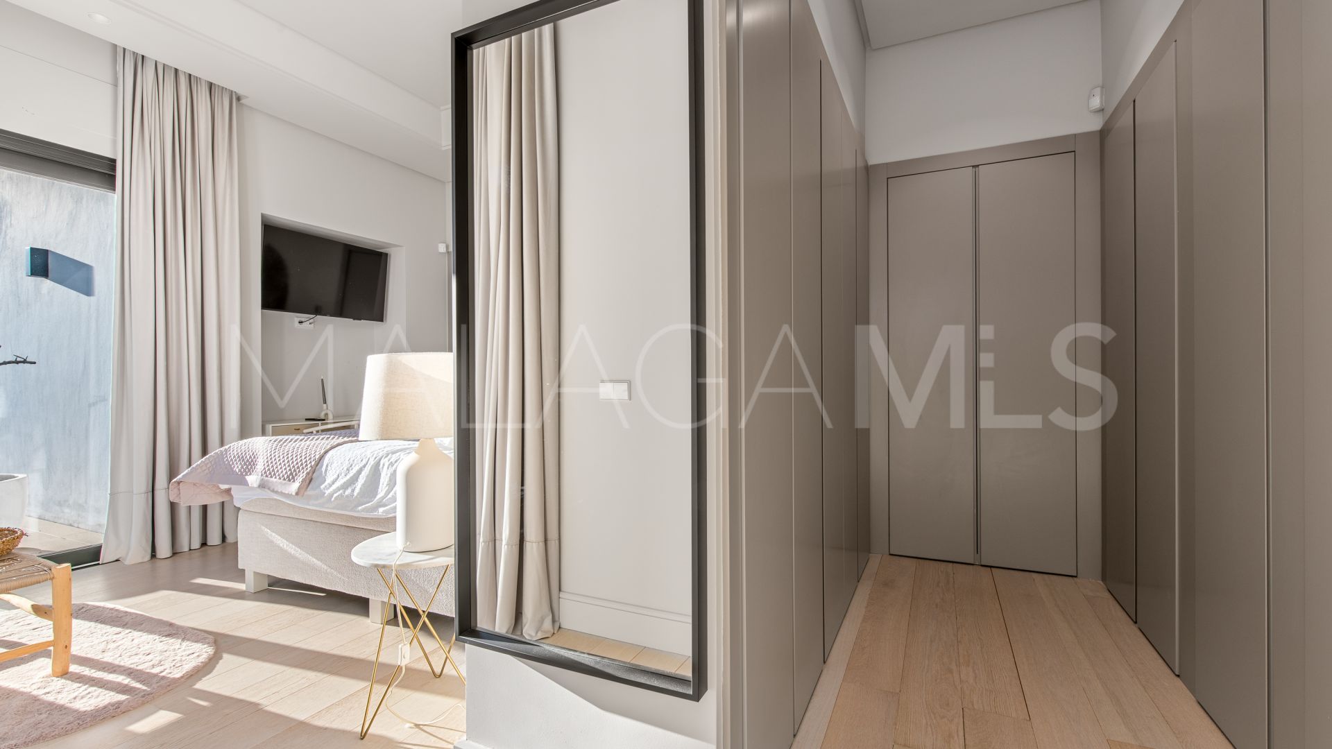 5 bedrooms villa for sale in El Paraiso