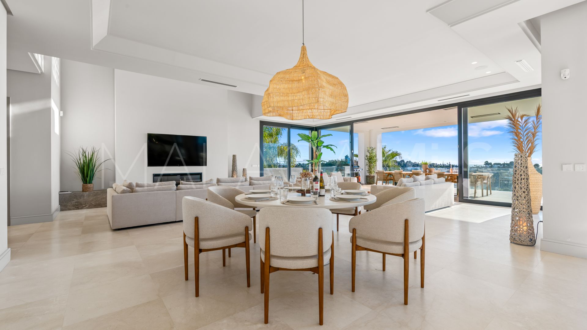 5 bedrooms villa for sale in El Paraiso