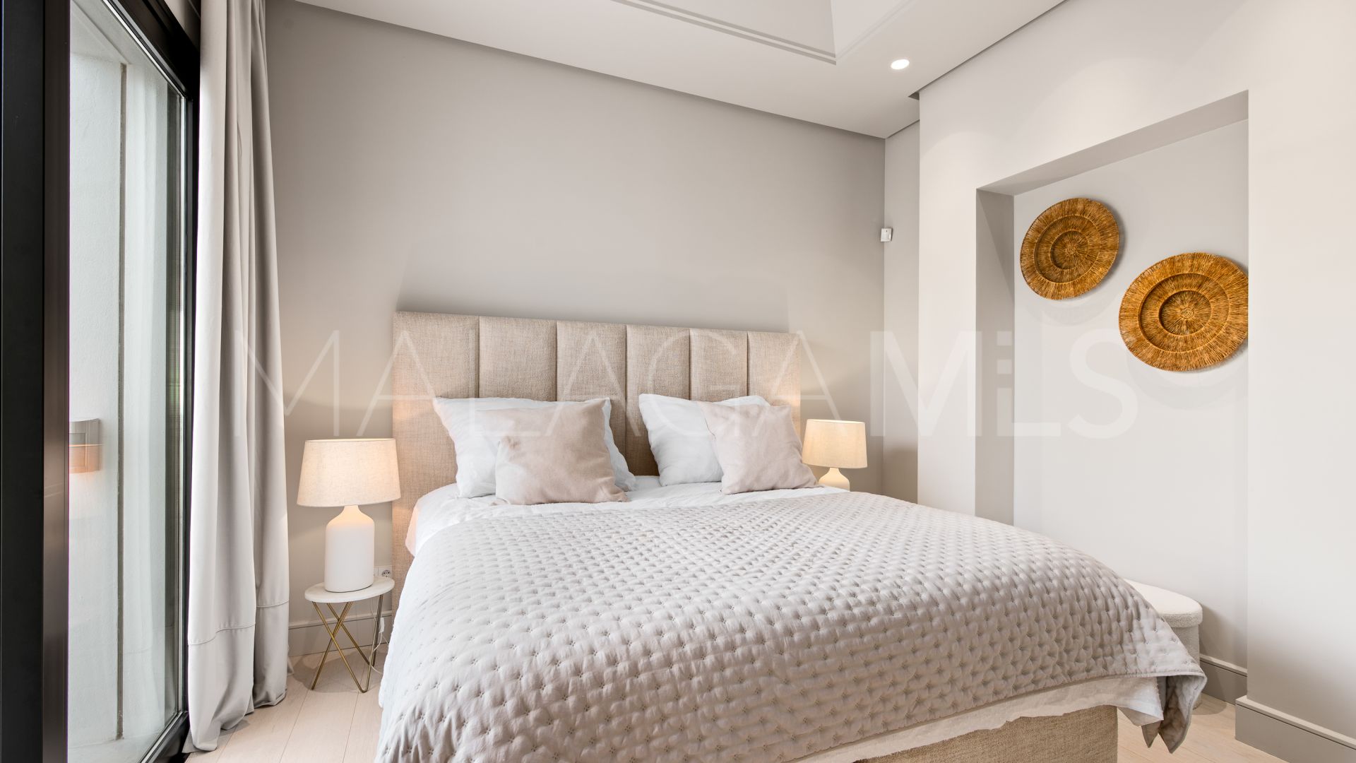 5 bedrooms villa for sale in El Paraiso