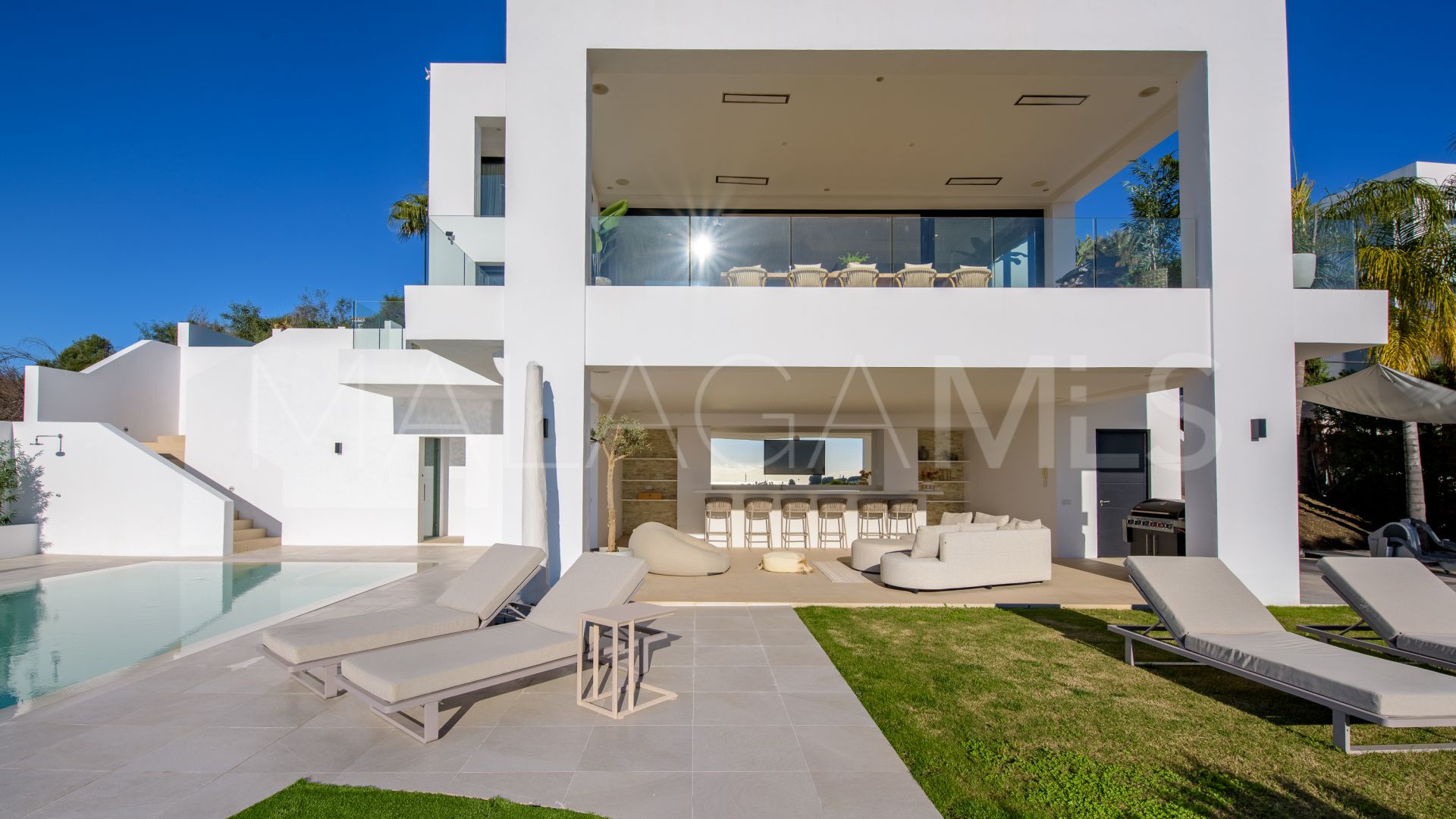 5 bedrooms villa for sale in El Paraiso