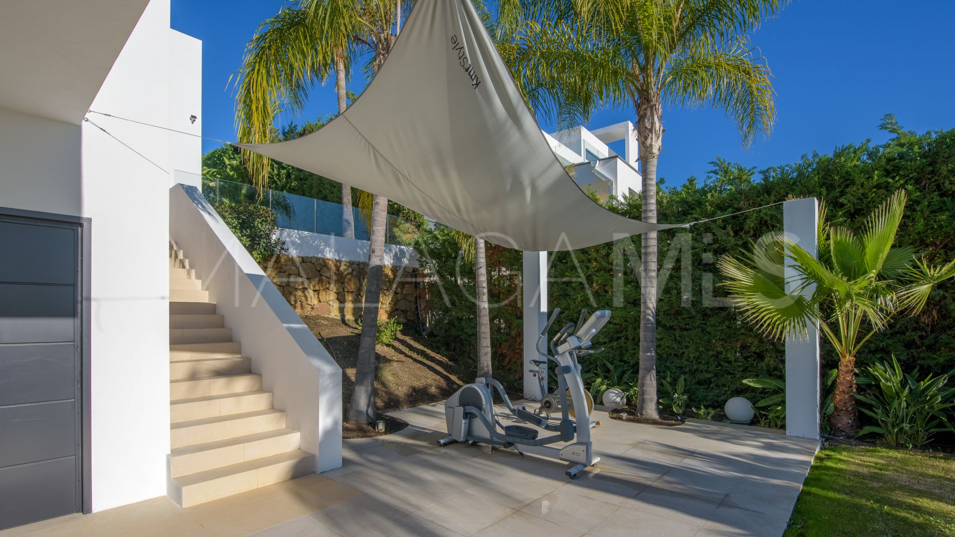 5 bedrooms villa for sale in El Paraiso