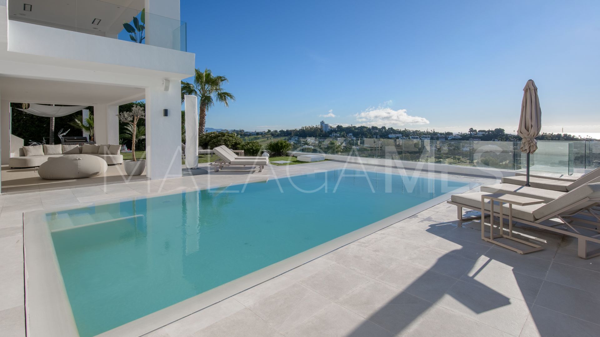 5 bedrooms villa for sale in El Paraiso