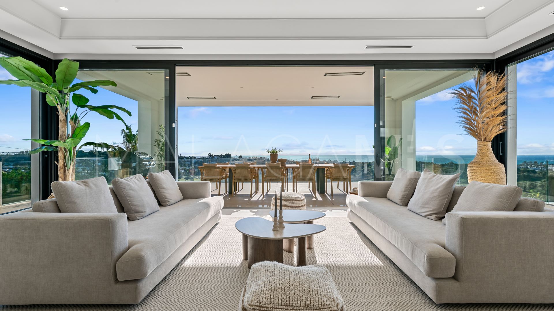 5 bedrooms villa for sale in El Paraiso