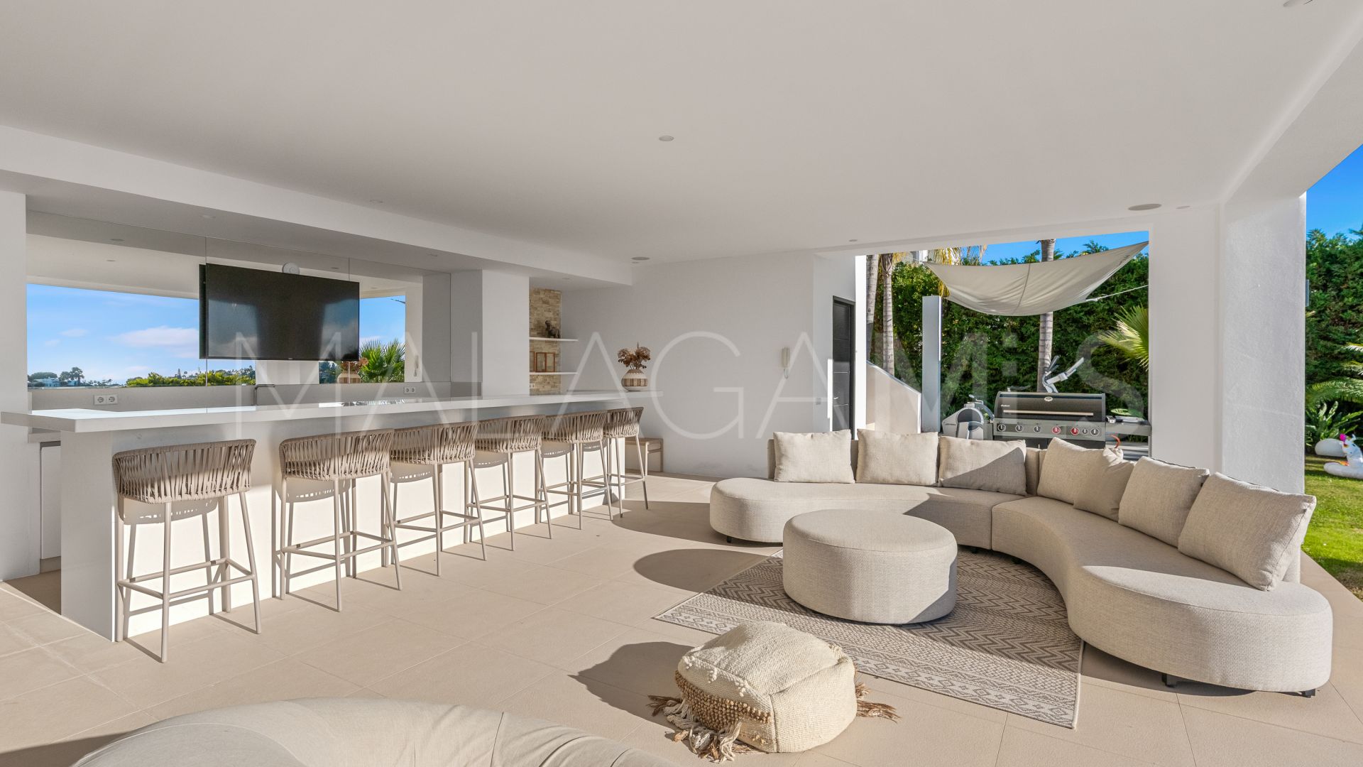 5 bedrooms villa for sale in El Paraiso