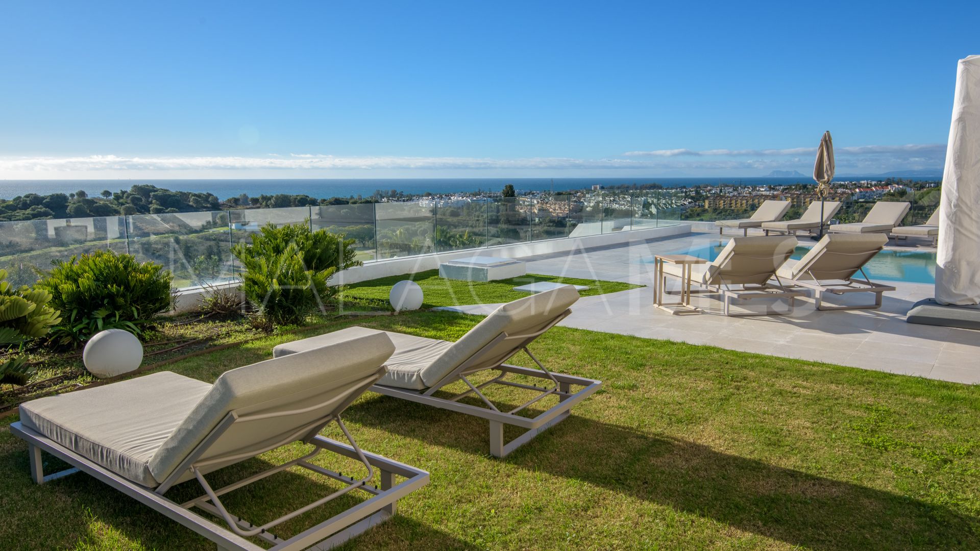 5 bedrooms villa for sale in El Paraiso