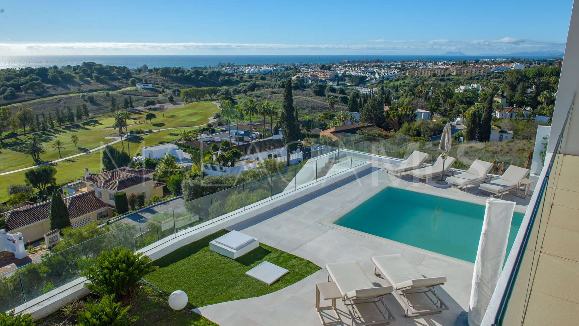 5 bedrooms villa for sale in El Paraiso