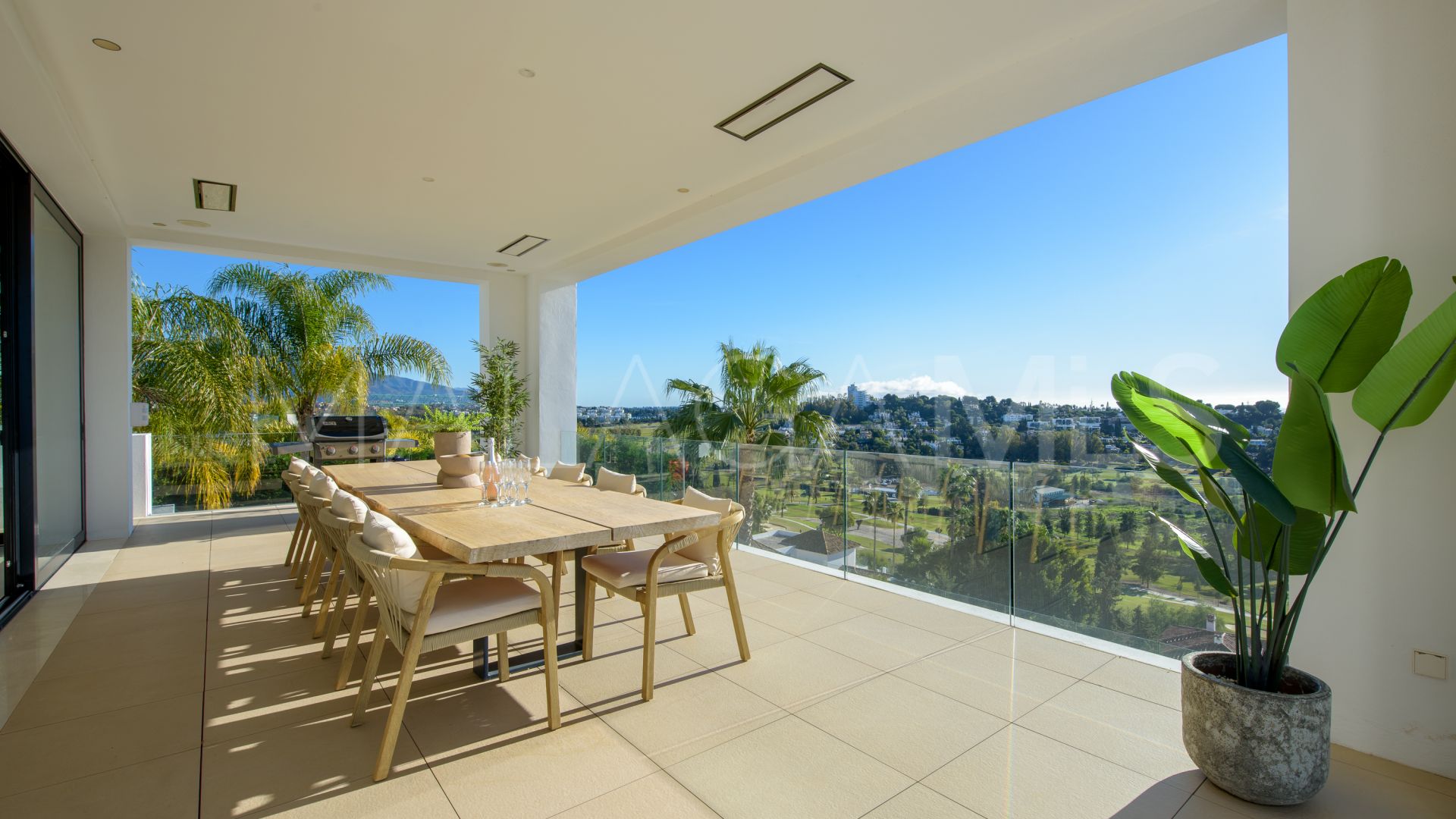 5 bedrooms villa for sale in El Paraiso