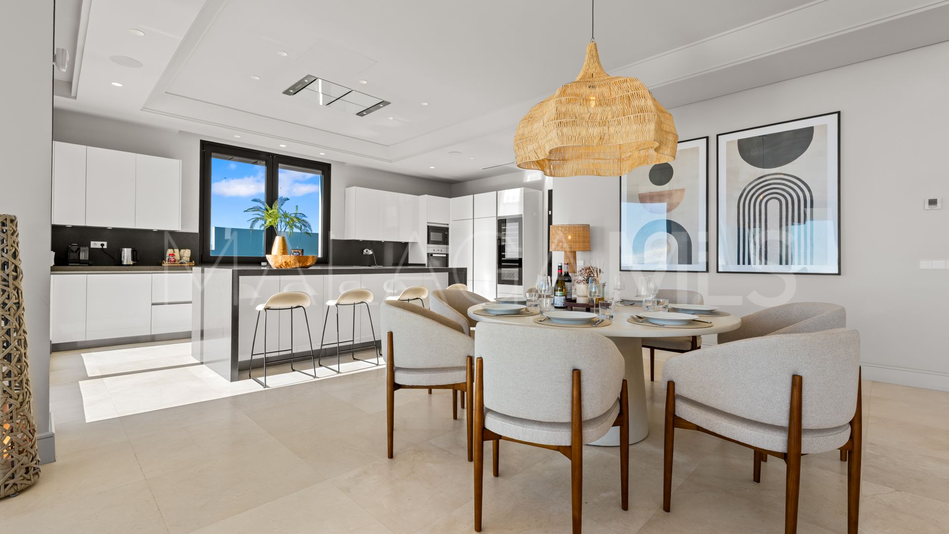 5 bedrooms villa for sale in El Paraiso