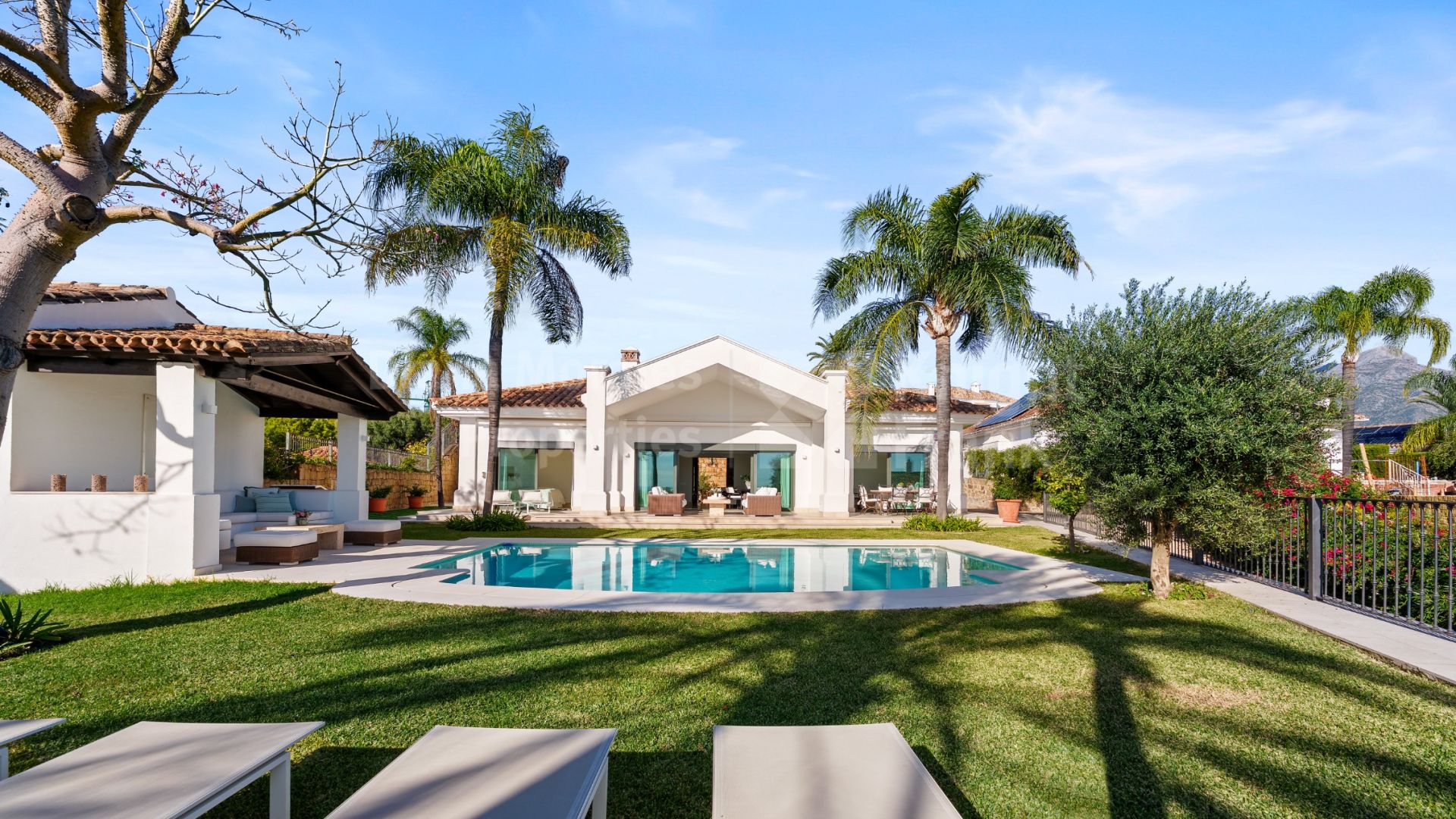 Villa La Perla, beautiful house in the gated community of Haza del Conde, Nueva Andalucía