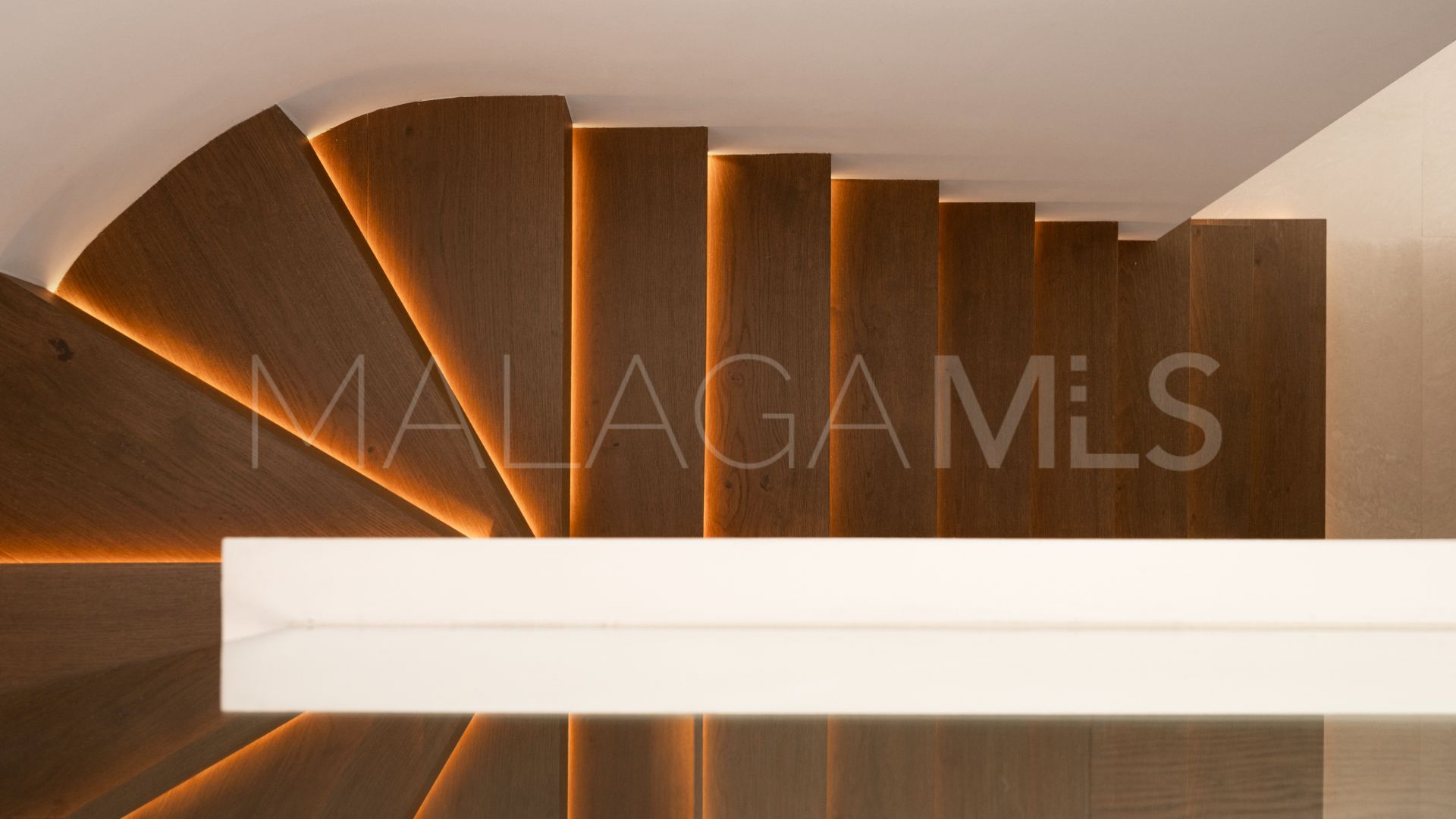 Zweistöckiges penthouse for sale in Alhambra del Mar