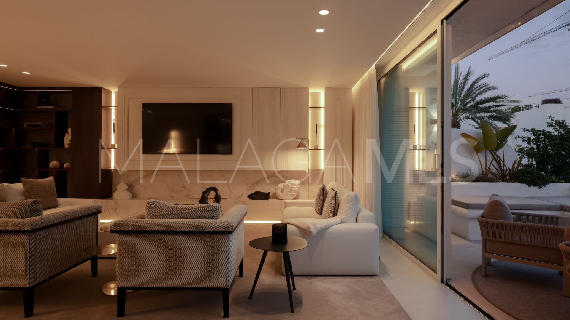 Zweistöckiges penthouse for sale in Alhambra del Mar